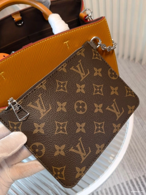 WIS VUITTON MM TOTE MARELLE LOUIS 0809